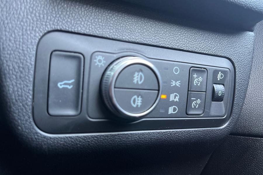Ford KUGA Photo autoimg-109726272efb3f9dcb25c0d6dcbccdcf4e80364f.jpg