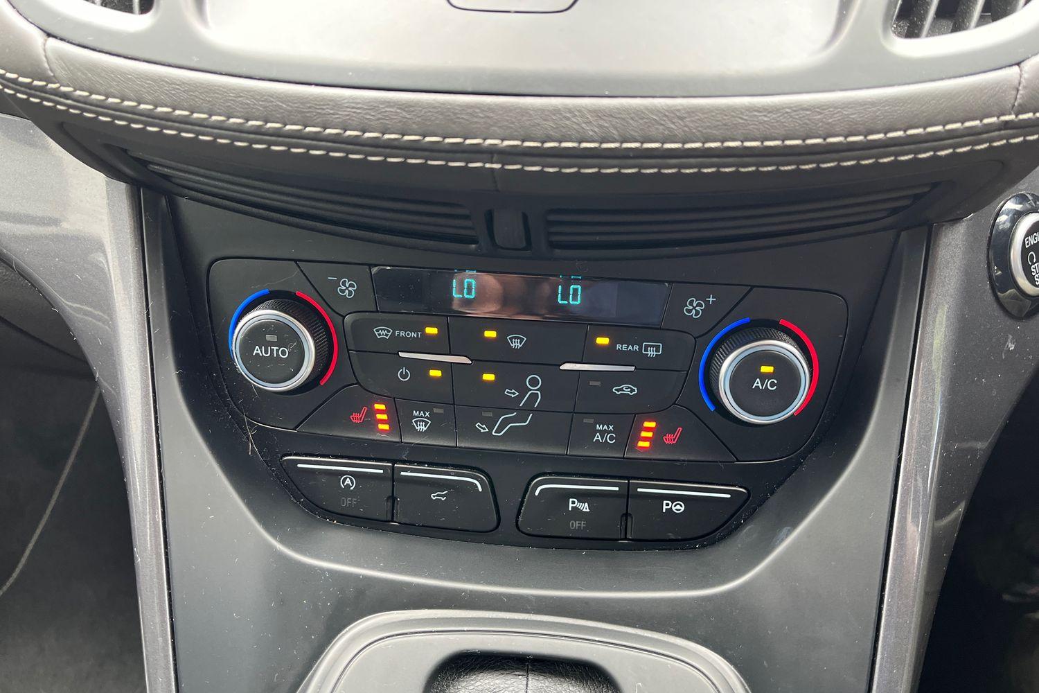 Ford KUGA Photo 27
