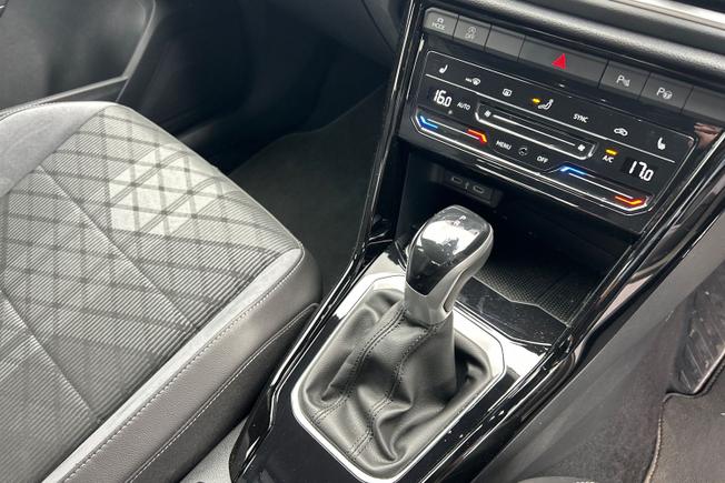 VOLKSWAGEN T-Roc Photo 60