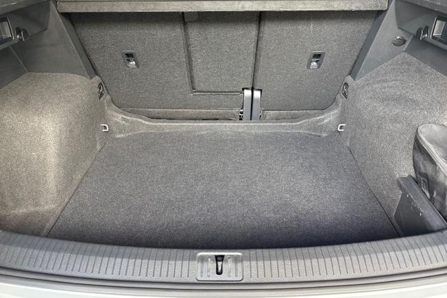 VOLKSWAGEN Tiguan Photo 12