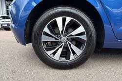 VOLKSWAGEN Polo Photo 5