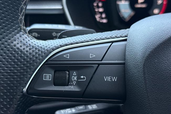 AUDI Q3 Photo 17