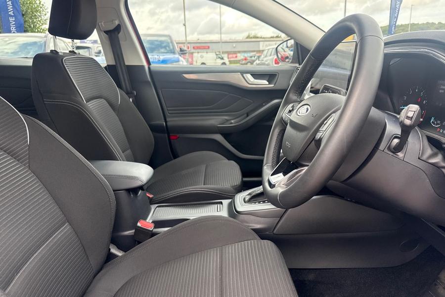 Ford FOCUS Photo autoimg-109fb1b68fed9e842ac5baa2977f83e6008ec6f5.jpg
