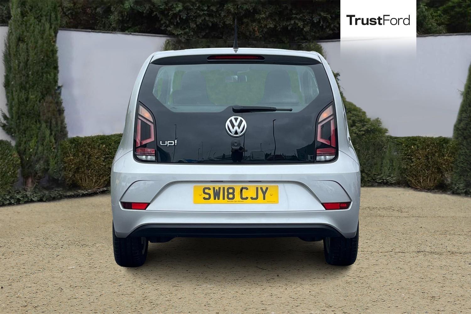 Volkswagen UP Photo 6