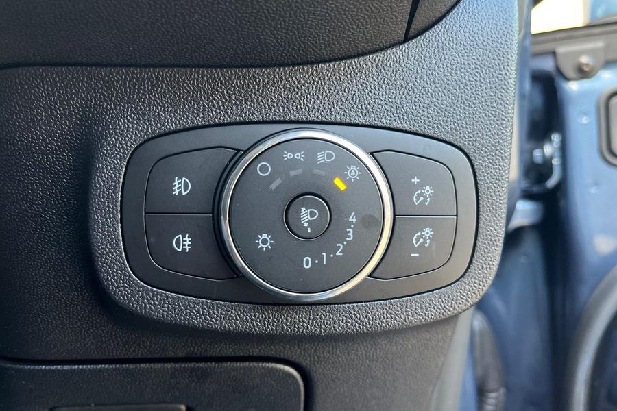 Ford Fiesta Photo autoimg-10a9ec0997841fd35c1c60f26b90285f944bec74.jpg