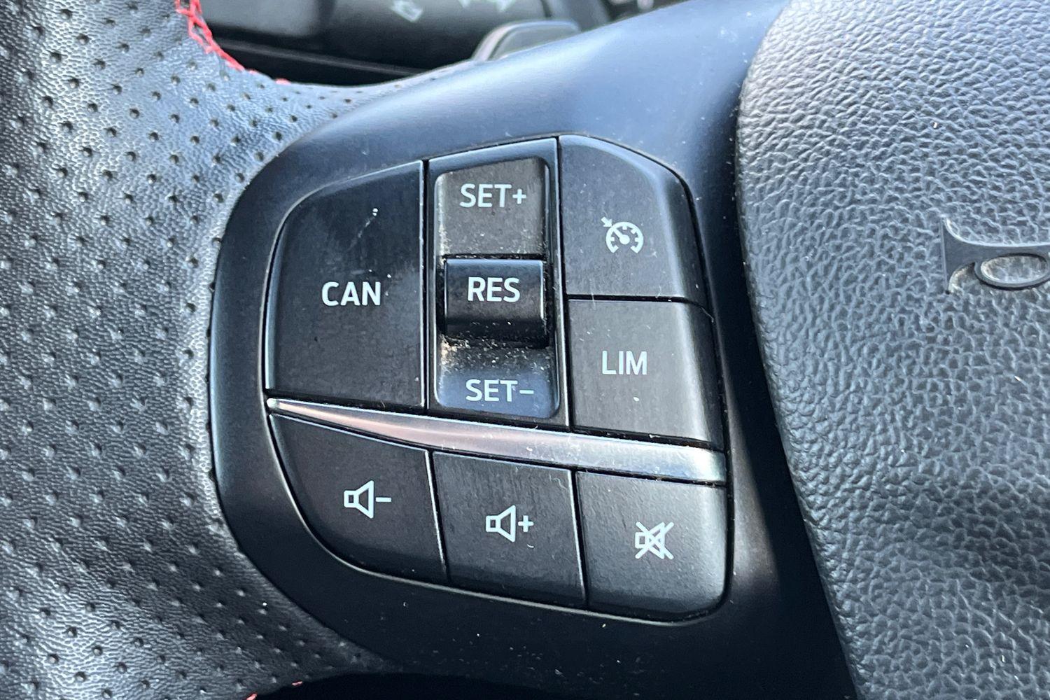 Ford FOCUS Photo 31