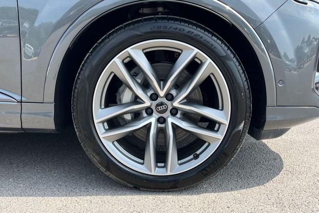 Audi Q7 Photo 5