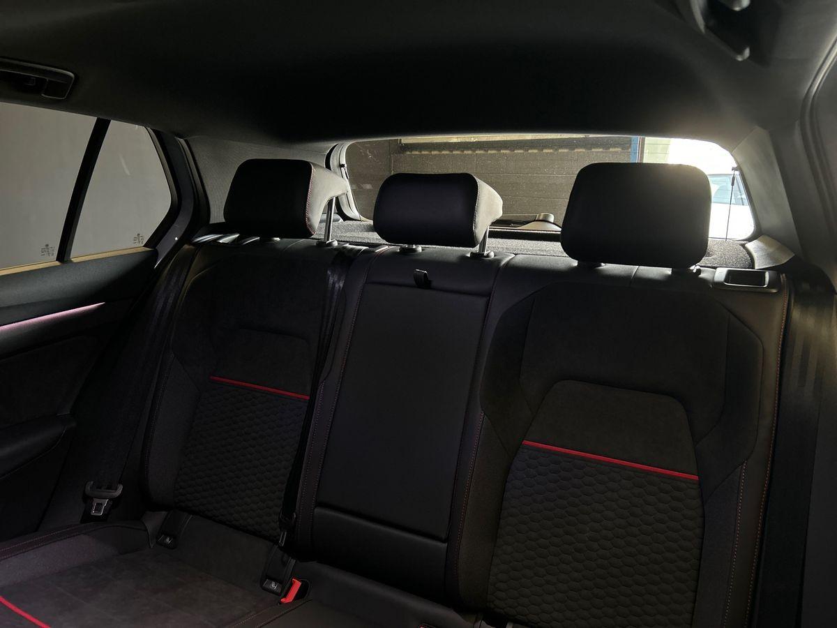 Volkswagen Golf Photo autoimg-10ada946ed48783d3e7db0bc78988fc476ec1b1f.jpg