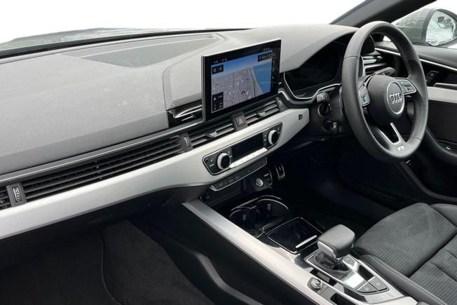 Audi A4 Photo 2