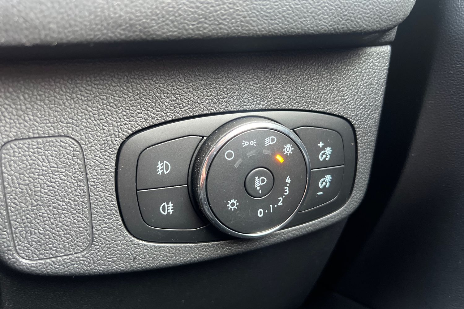 Ford FOCUS Photo 21