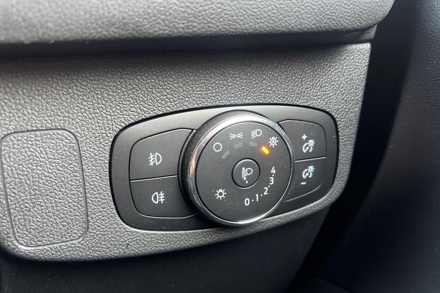 Ford FOCUS Photo autoimg-10b15cd9455e8331334392a63228ba179c573b9a.jpg