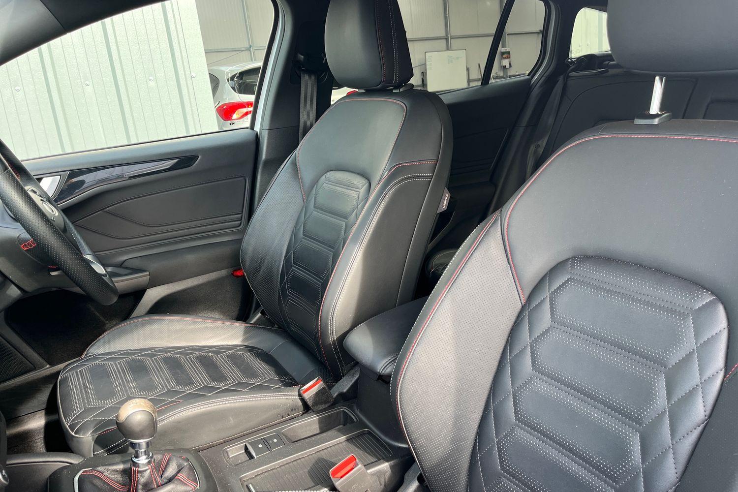 Ford FOCUS Photo 18