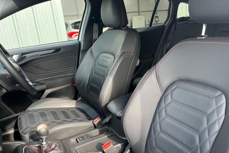 Ford FOCUS Photo autoimg-10b1d0368e02e3283172f85b6cae589454d9e142.jpg