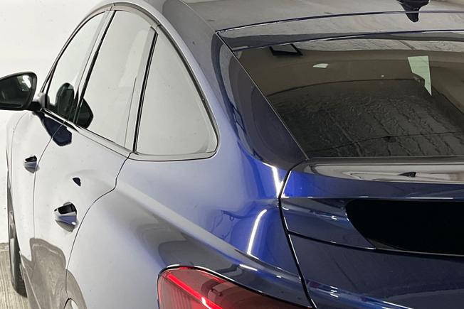 AUDI Q4 e-tron Photo 26