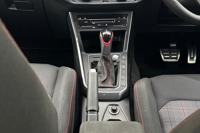 VOLKSWAGEN Polo Photo 30