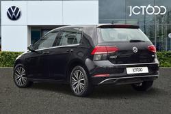 VOLKSWAGEN Golf Photo 3