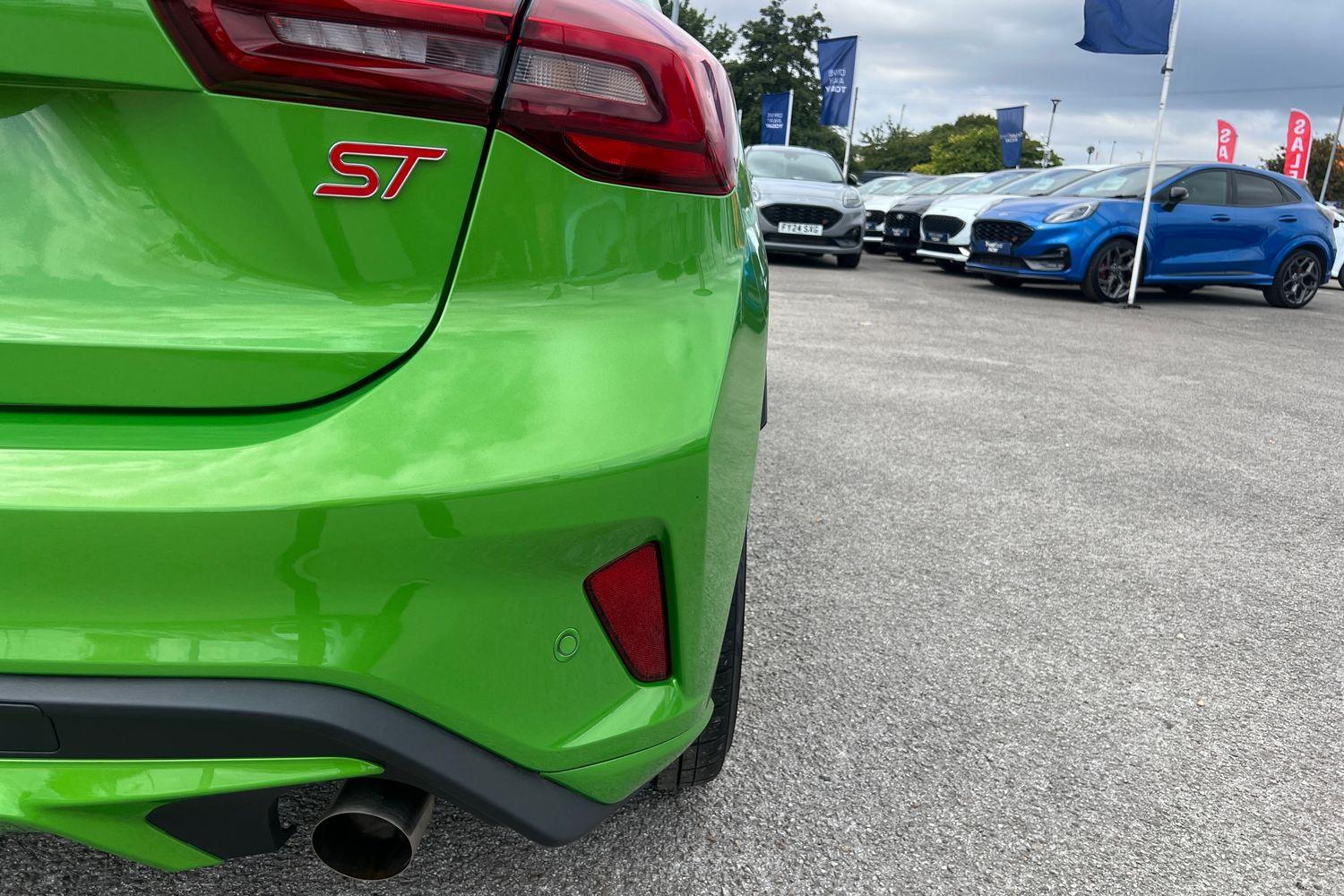 Ford FOCUS Photo 21