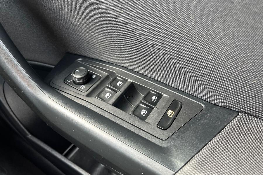 Volkswagen T-ROC Photo autoimg-10bda06725c9aa94570fa878d919a6fb02faac12.jpg