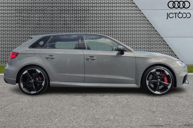 AUDI RS3 Photo 4