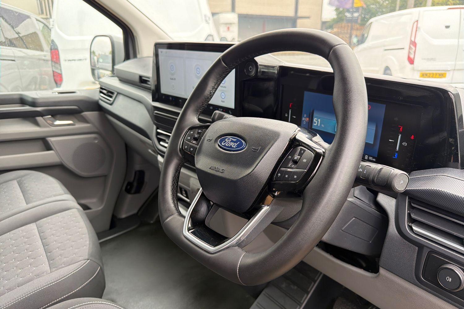 Ford E-TRANSIT CUSTOM Photo 34