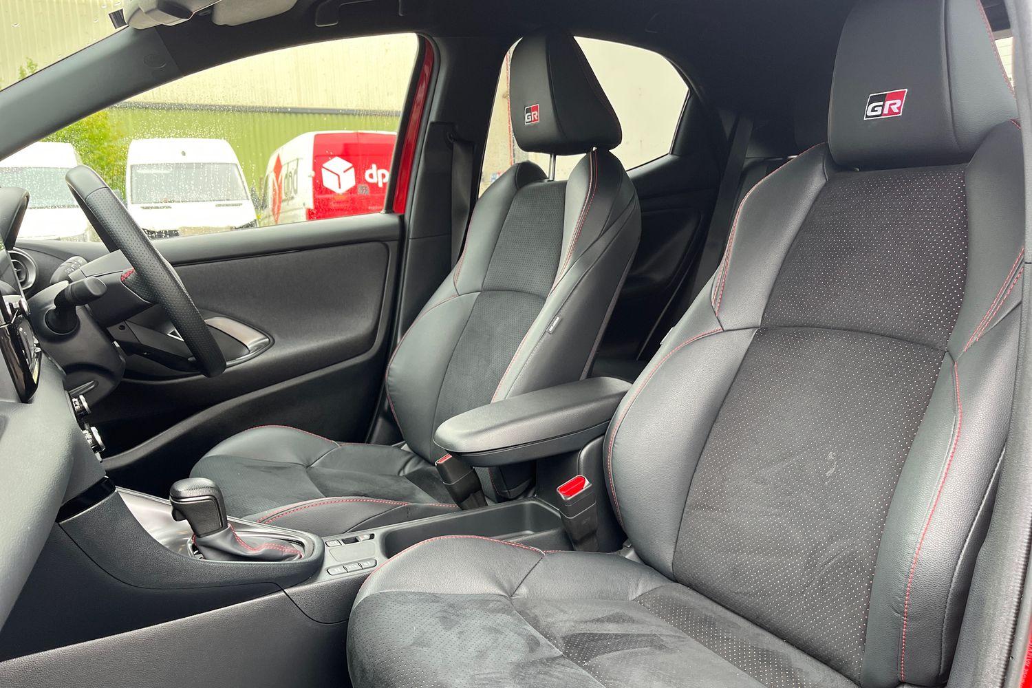 Toyota YARIS Photo 18