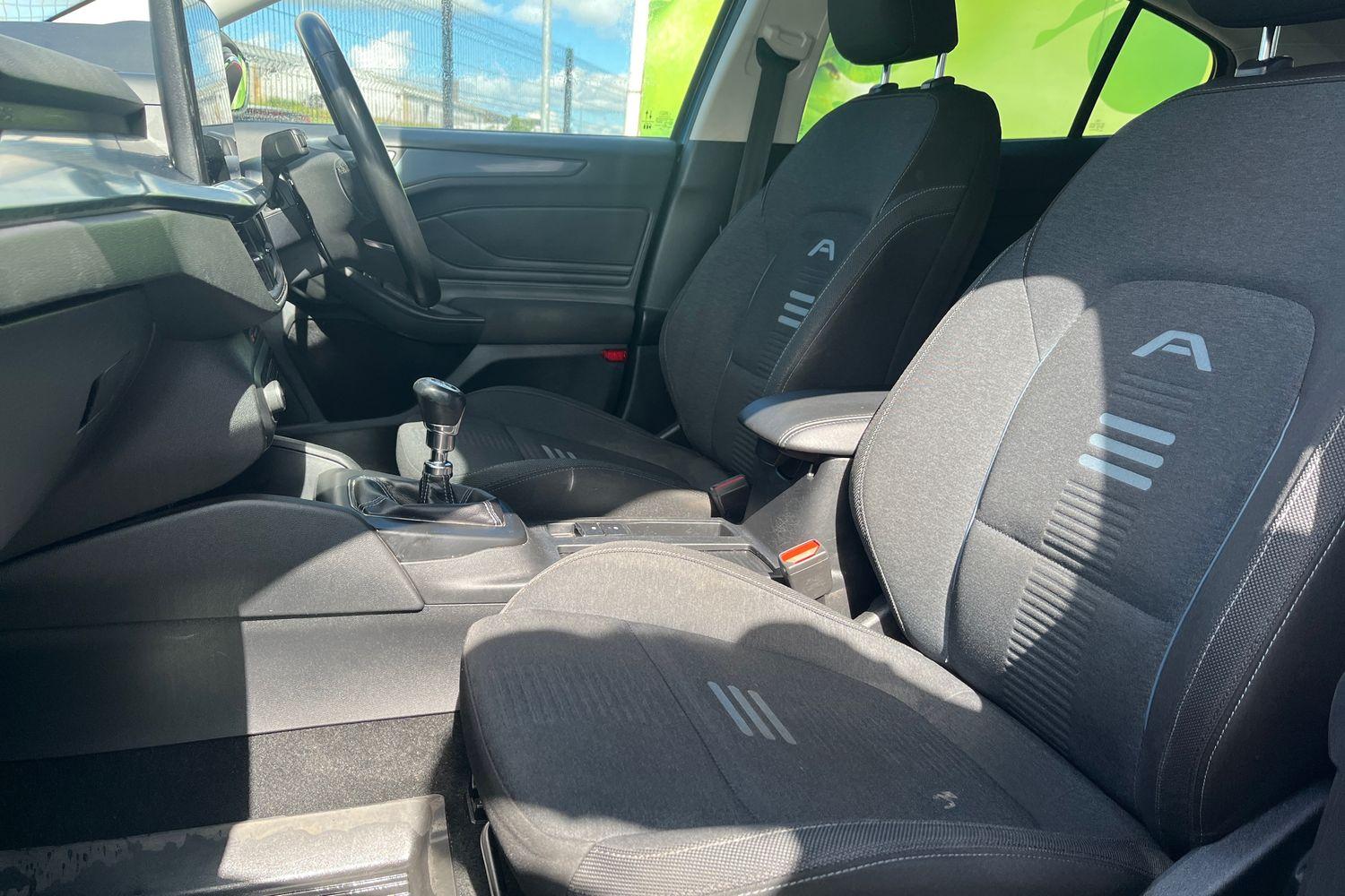 Ford Focus Photo 18