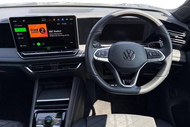VOLKSWAGEN Tiguan Photo 11