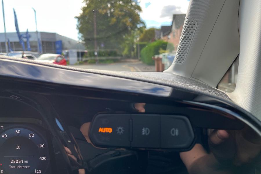 Ford TRANSIT CONNECT Photo autoimg-10d15079274d566265929394b4b823179b25bae0.jpg
