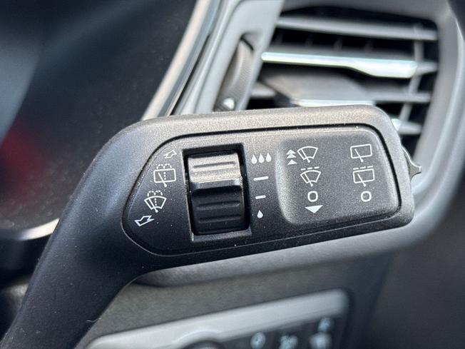 FORD Kuga Photo 57