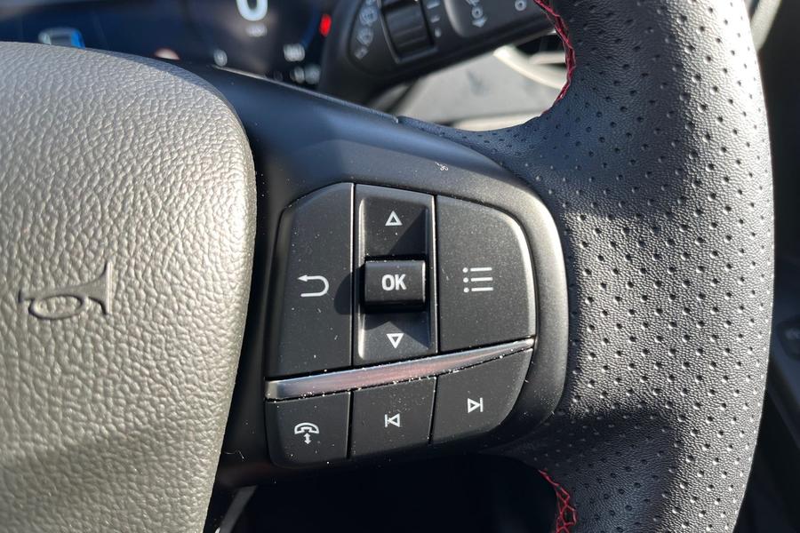 Ford KUGA Photo autoimg-10d1d6704f1d45ba559b2018a231028f6fb366d7.jpg