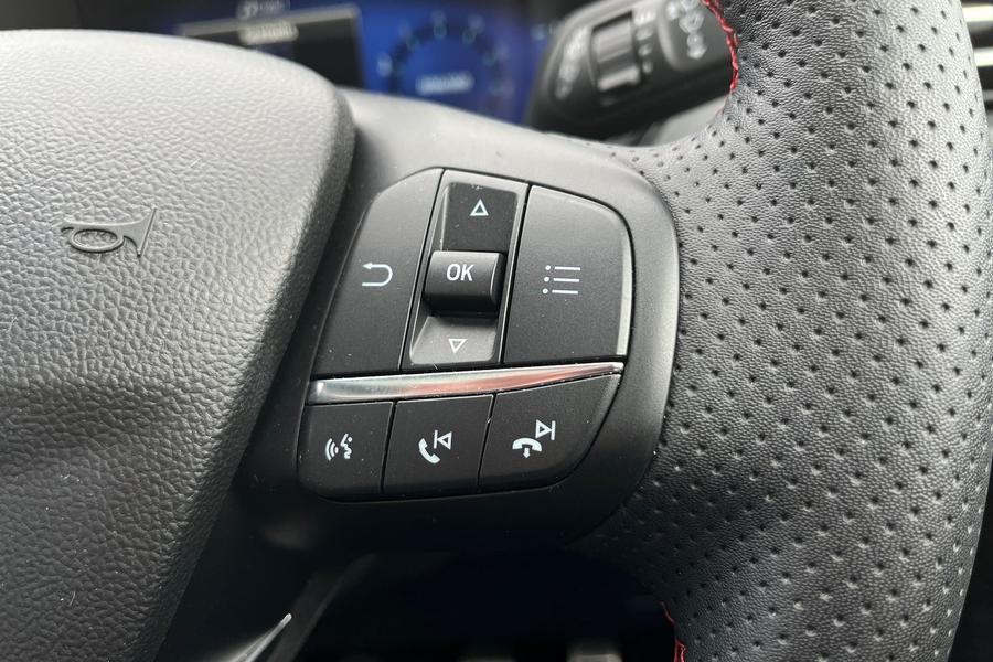 Ford Kuga Photo autoimg-10d2d53b6df3e179d96df76cefdba999edd58bf7.jpg