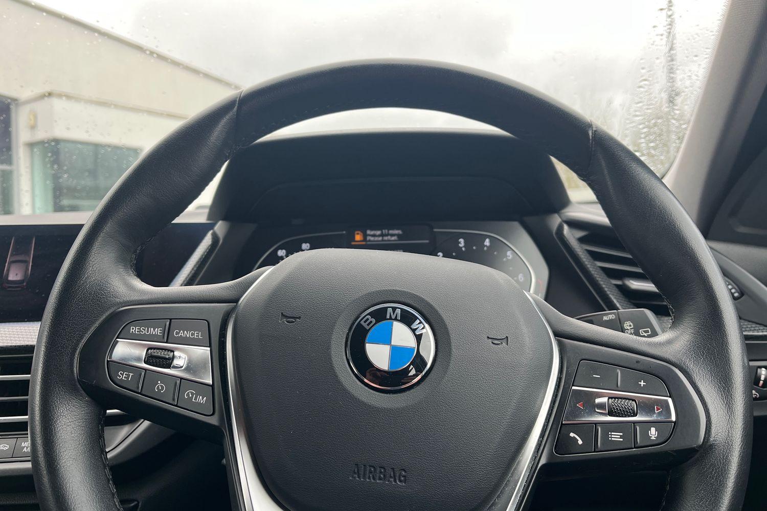 BMW 1 SERIES Photo 11