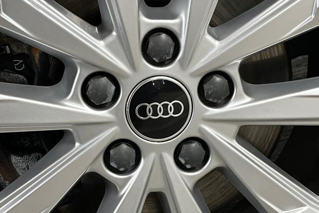 AUDI Q3 Photo 32