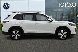 VOLKSWAGEN  Tiguan  Photo 4