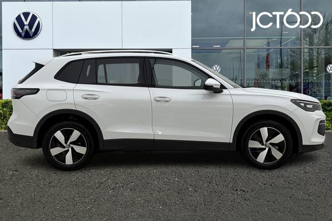 VOLKSWAGEN  Tiguan  Photo 4