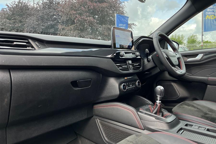 Ford Kuga Photo autoimg-10d703ca3ceefd5ea0059e5f33fcd0ee98c54059.jpg