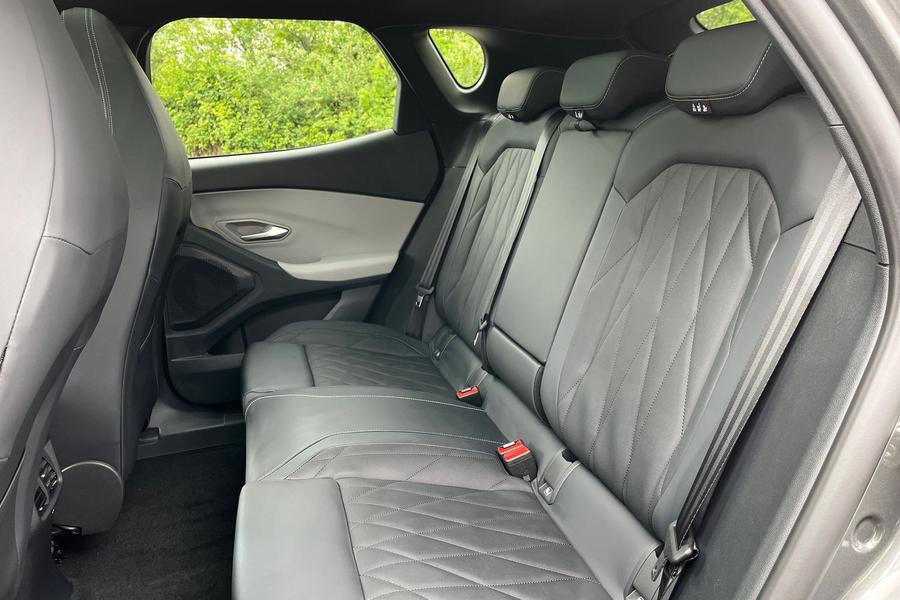 Ford CAPRI Photo autoimg-10ddec81f2f9cf16e1f8ae391c5506d655c52565.jpg