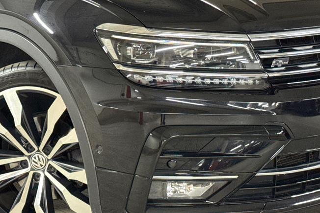 VOLKSWAGEN Tiguan Photo 19