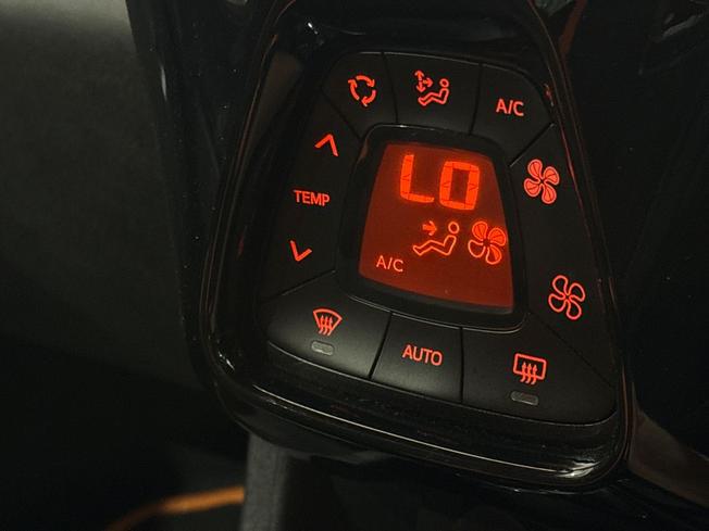 TOYOTA Aygo Photo 50