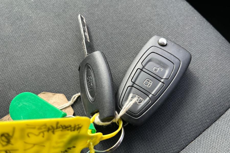 Ford TRANSIT Photo autoimg-10e3e002464d1b0f76880628eea76a1b99746d79.jpg