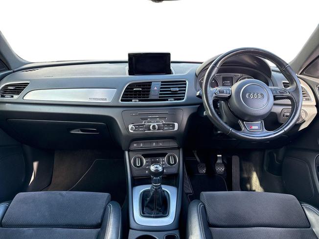 AUDI Q3 Photo 10