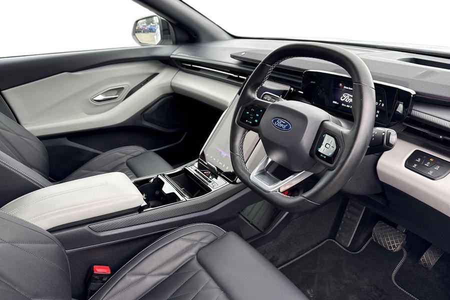 Ford Explorer Photo autoimg-10e61f4197bb6965cb4d973e5aad56ab57dbda88.jpg