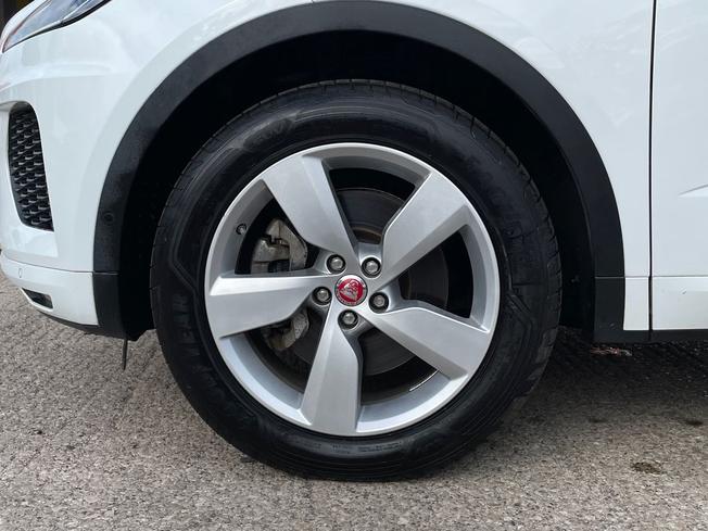 JAGUAR E-PACE Photo 5