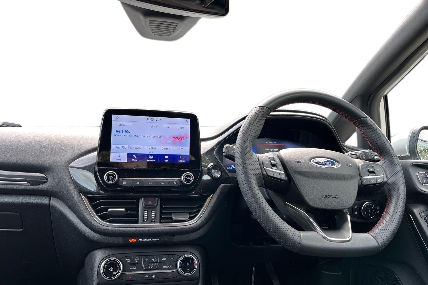 Ford FIESTA Photo 9