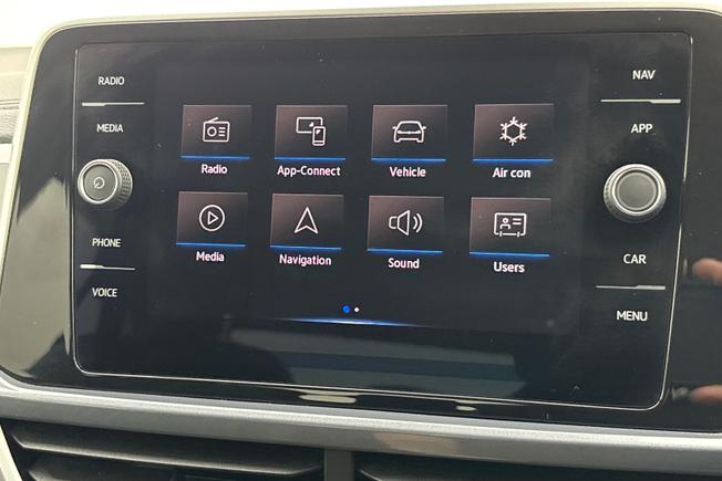VOLKSWAGEN T-Roc Photo 23