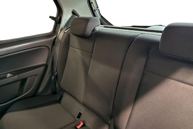 VOLKSWAGEN Up Photo 9