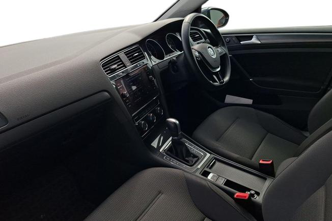 VOLKSWAGEN Golf Photo 2
