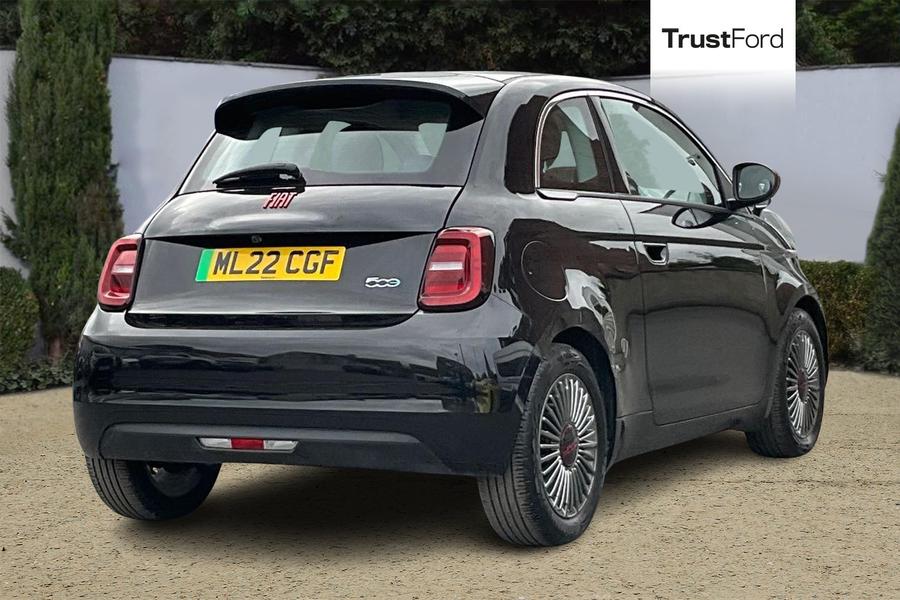 Fiat 500e Photo autoimg-10f6cd74603b239fff5839b34cf670f8e9fa8d0e.jpg