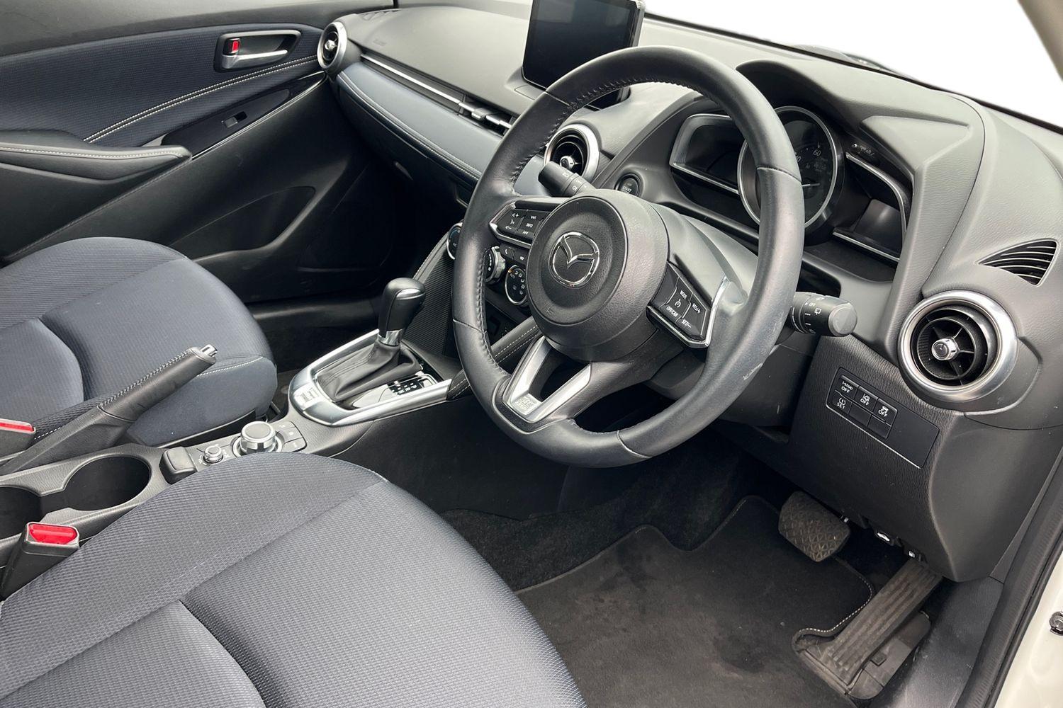 Mazda Mazda2 Photo 8
