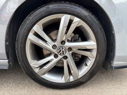 VOLKSWAGEN Golf Photo 5